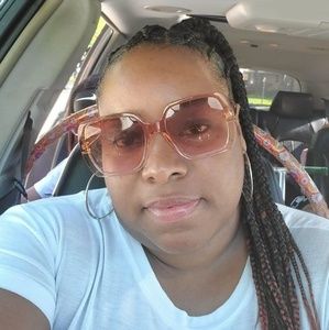 Meet your Posher, Antoinette mzpunkin